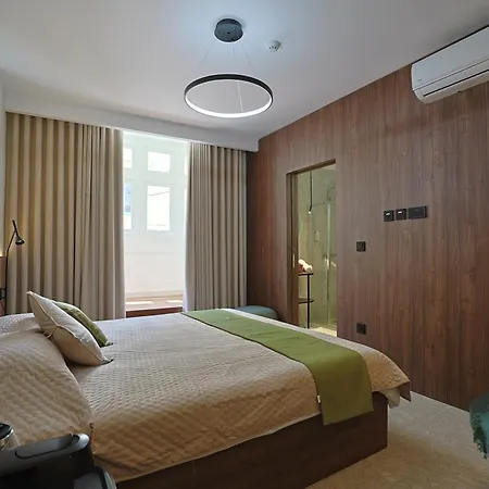 Bonaci Boutique Слима